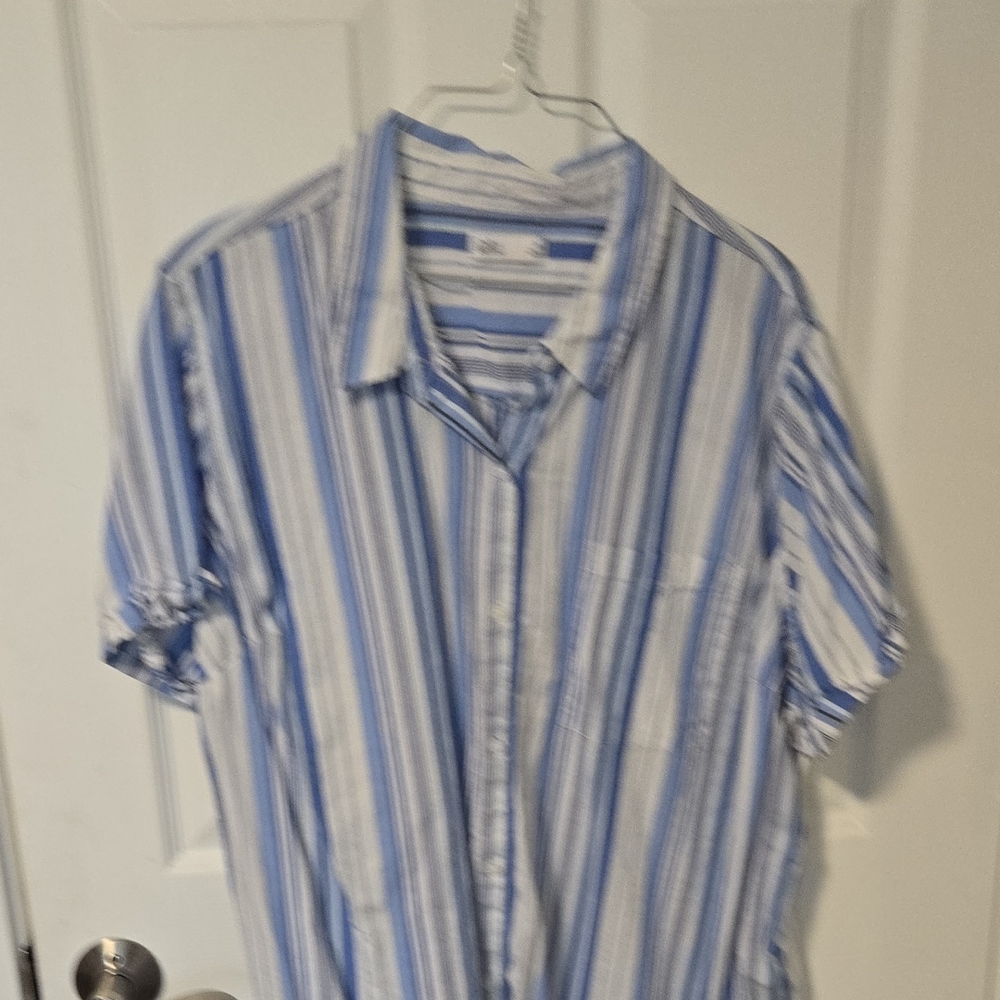 Croft & Barrow Woman's Blue and White Striped Shirt